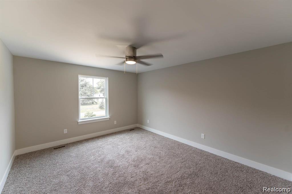 02 Textile, Saline, MI 48176 — Photo 25