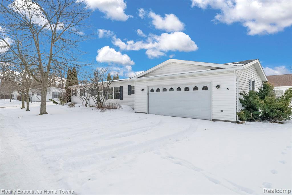 3211 Keewahdin #124, Fort Gratiot, MI 48059 — Photo 3
