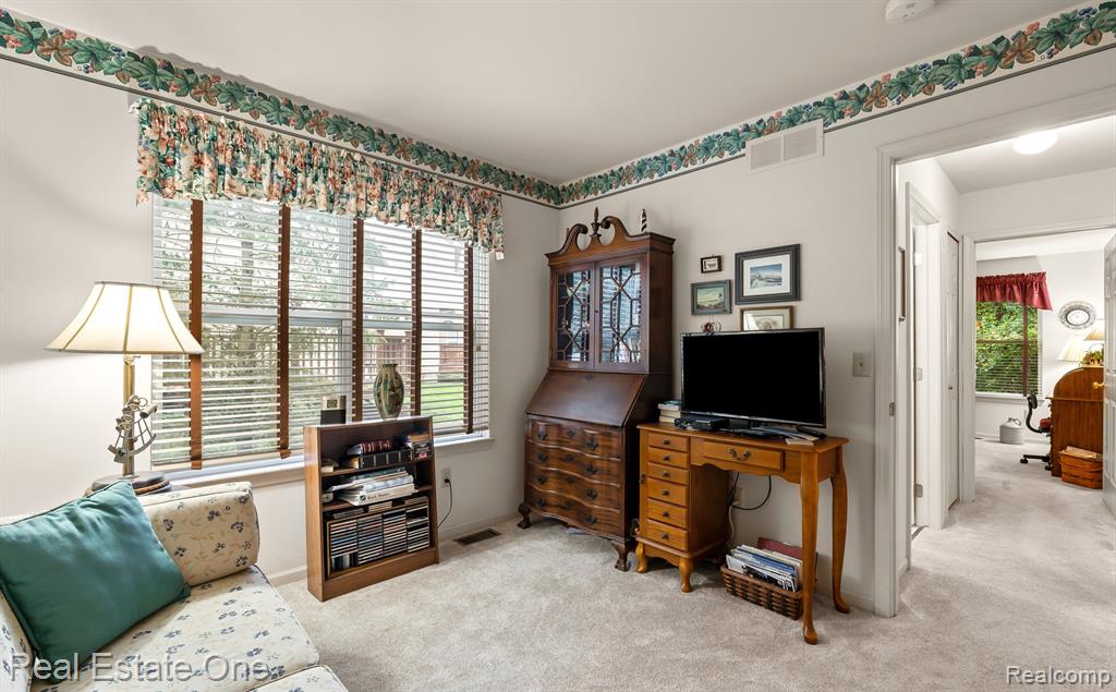 907 CALPERNIA, 29, Wixom, MI 48393 — Photo 16