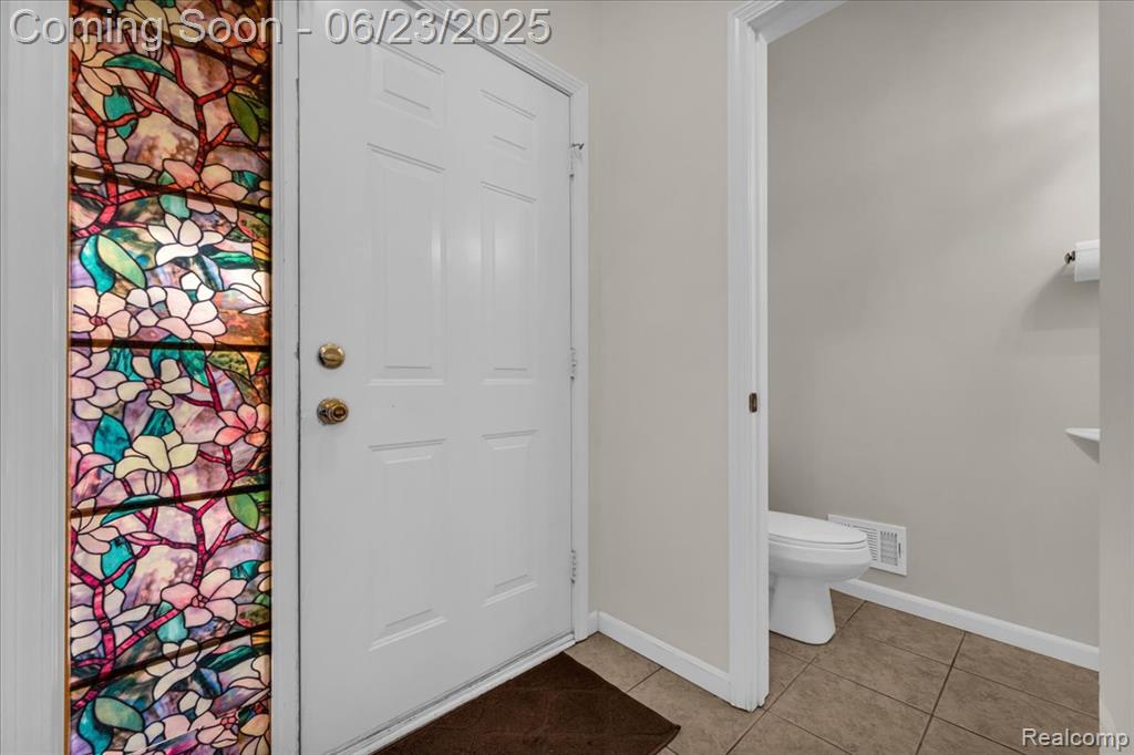 417 E BERNHARD Avenue, Hazel Park, MI 48030 — Photo 5