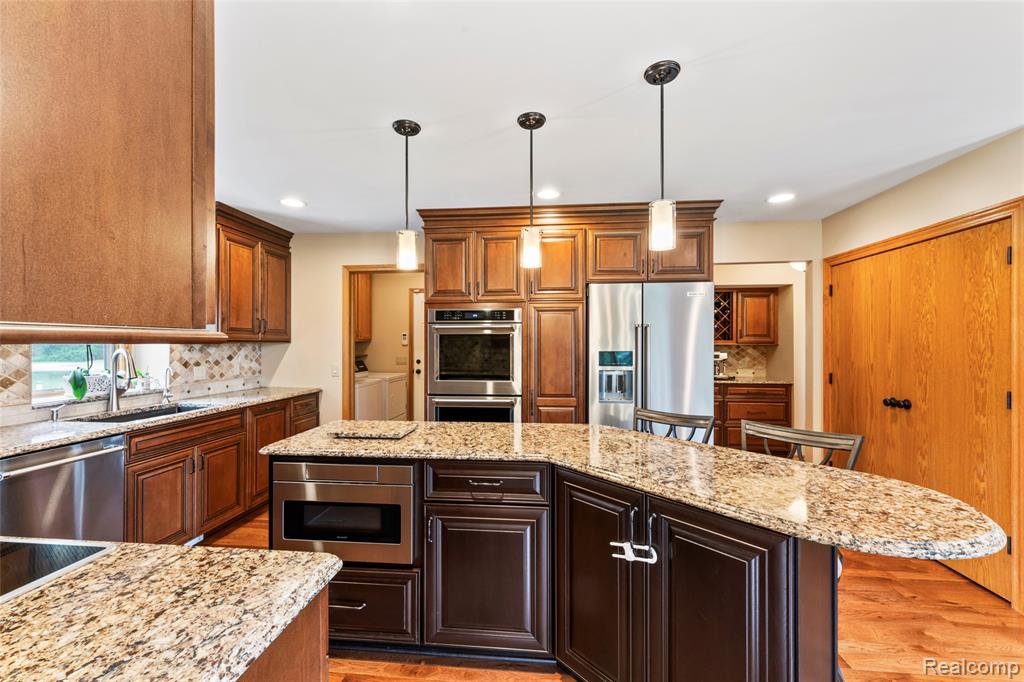 6541 E Ridge Court, Brighton, MI 48116 — Photo 22