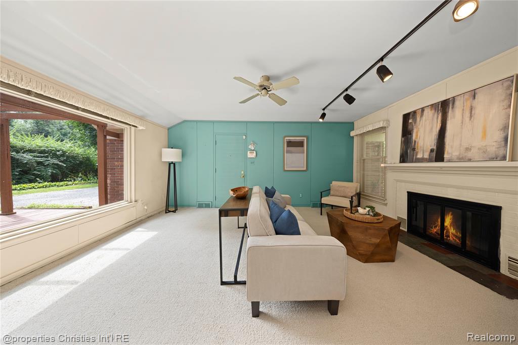 6391 Wing Lake Road, Bloomfield Hills, MI 48301 — Photo 17