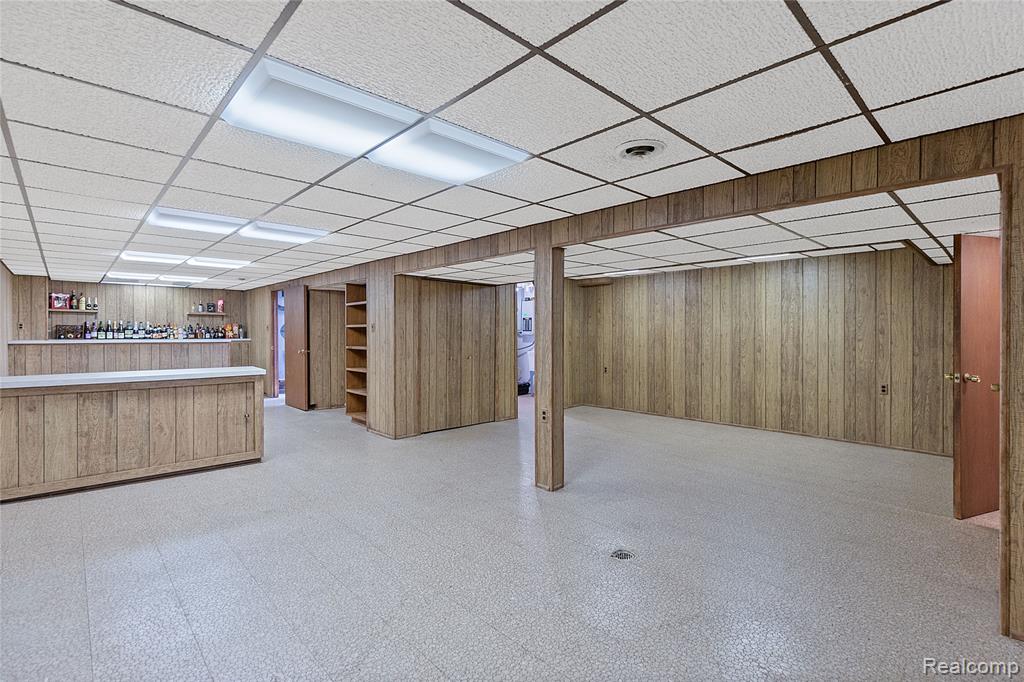 922 Canterbury Drive, Madison Heights, MI 48071 — Photo 23