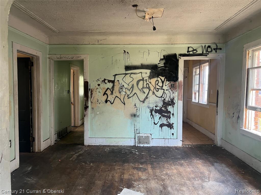47 W Arizona Street, Highland Park, MI 48203 — Photo 8