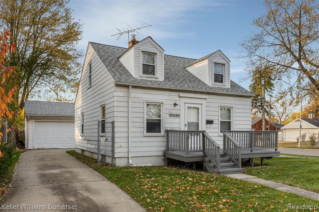 19239 Beaconsfield Street, Harper Woods, MI 48225 — Photo 23