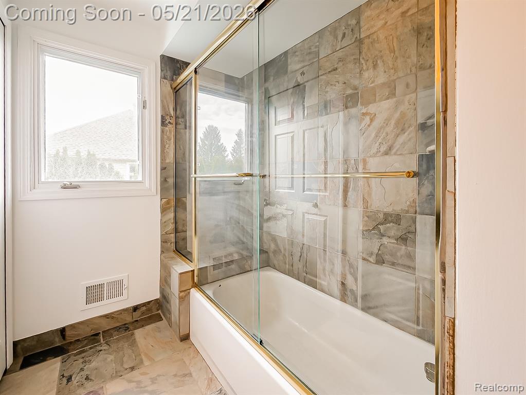 14001 Wayford Run, Shelby Twp, MI 48315 — Photo 36