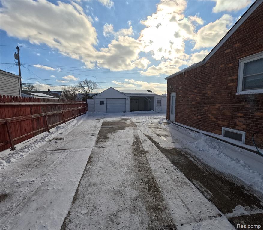 6876 Continental Avenue, Warren, MI 48091 — Photo 4