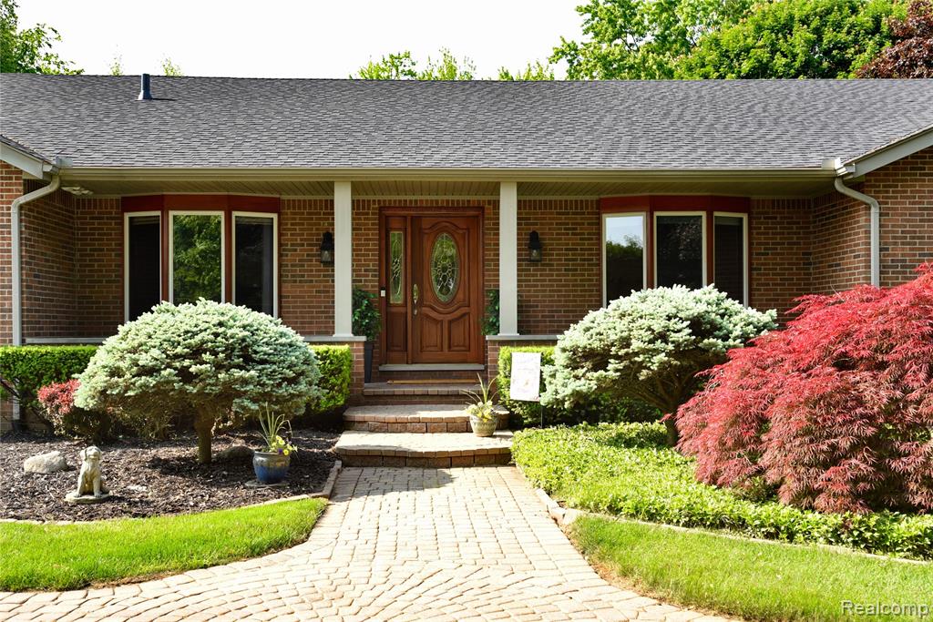 960 Eckford Drive, Troy, MI 48085 — Photo 2