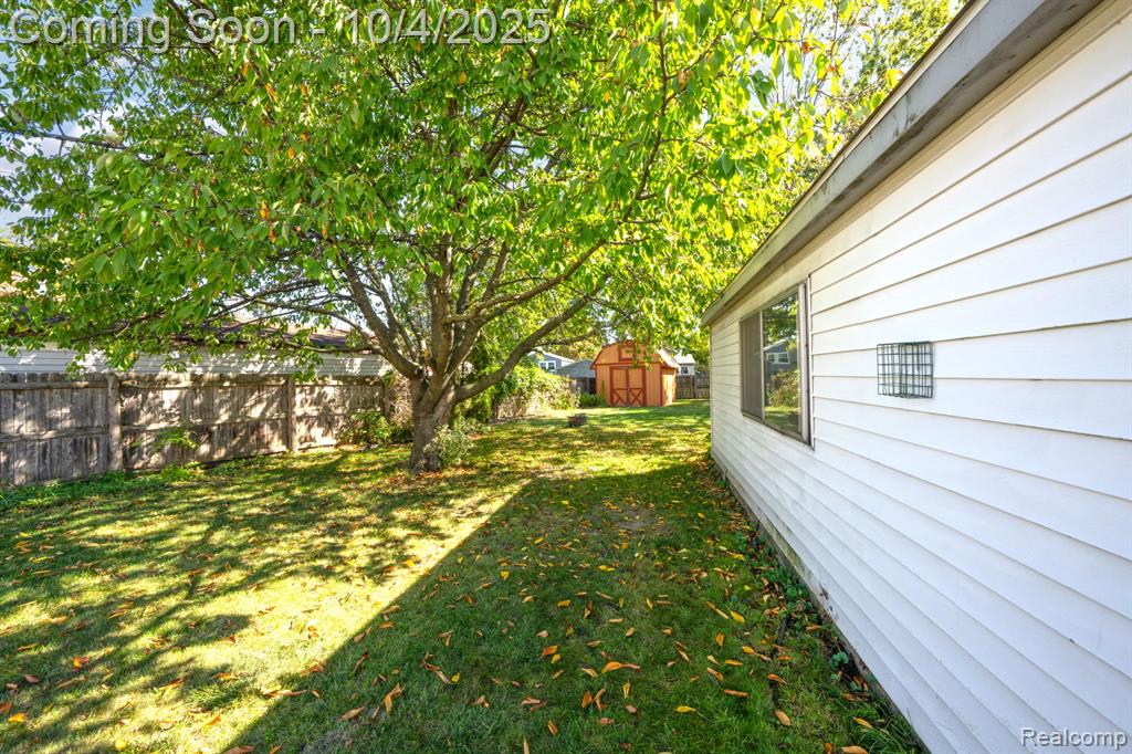 42708 Wilmington Drive, Sterling Heights, MI 48313 — Photo 35