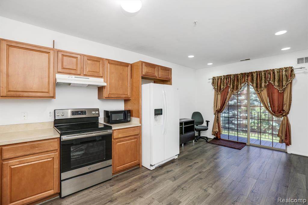 39410 SPRINGWATER Drive, Northville, MI 48168 — Photo 11