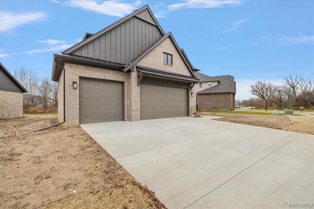 45166 TWIN RIVER Drive, Macomb, MI 48044 — Photo 9