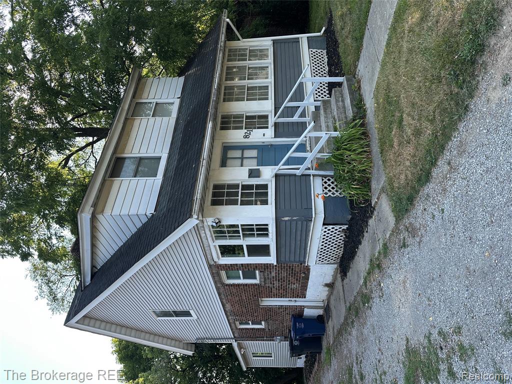 821 N Chevrolet Avenue, Flint, MI 48504