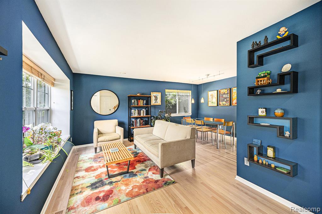 1827 N Franklin Court, Ann Arbor, MI 48103 — Photo 2