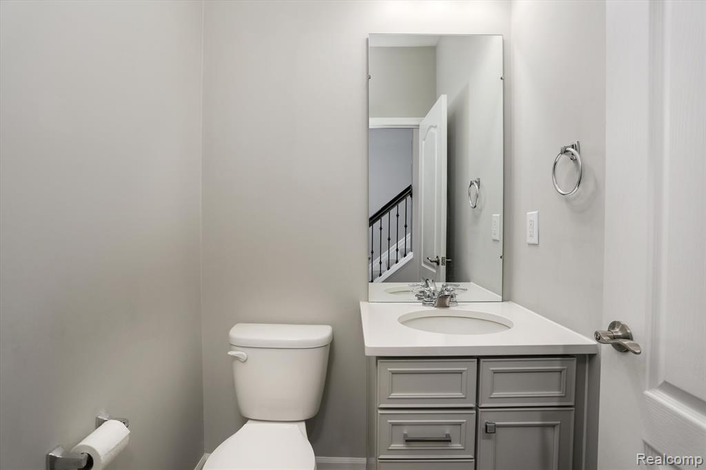 4974 Glenora Drive, Lake Orion, MI — Photo 13