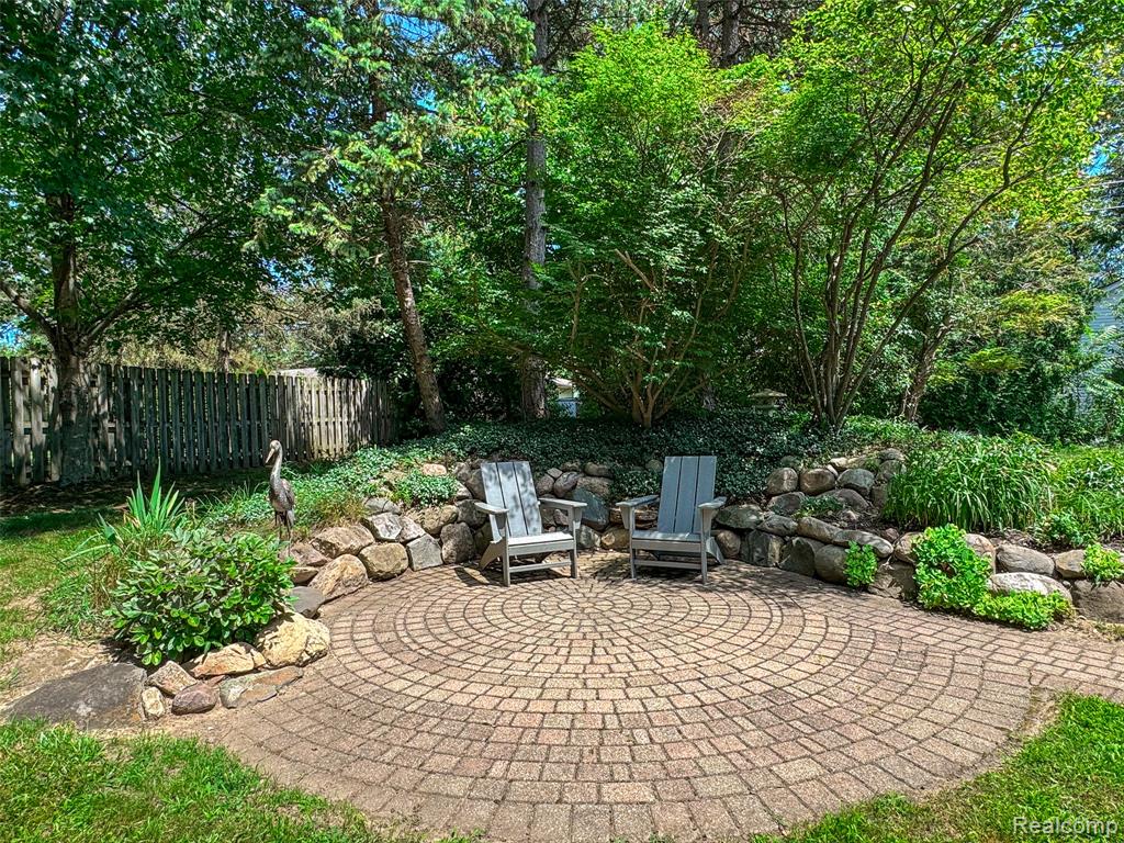 4379 Cedar Avenue, West Bloomfield, MI 48323 — Photo 23