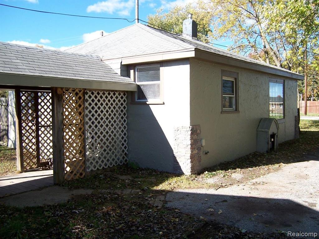 3255 Harrington Road, Port Huron, MI 48060 — Photo 7