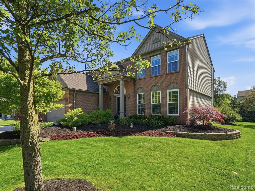 732 Westhills Drive, South Lyon, MI 48178 — Photo 2