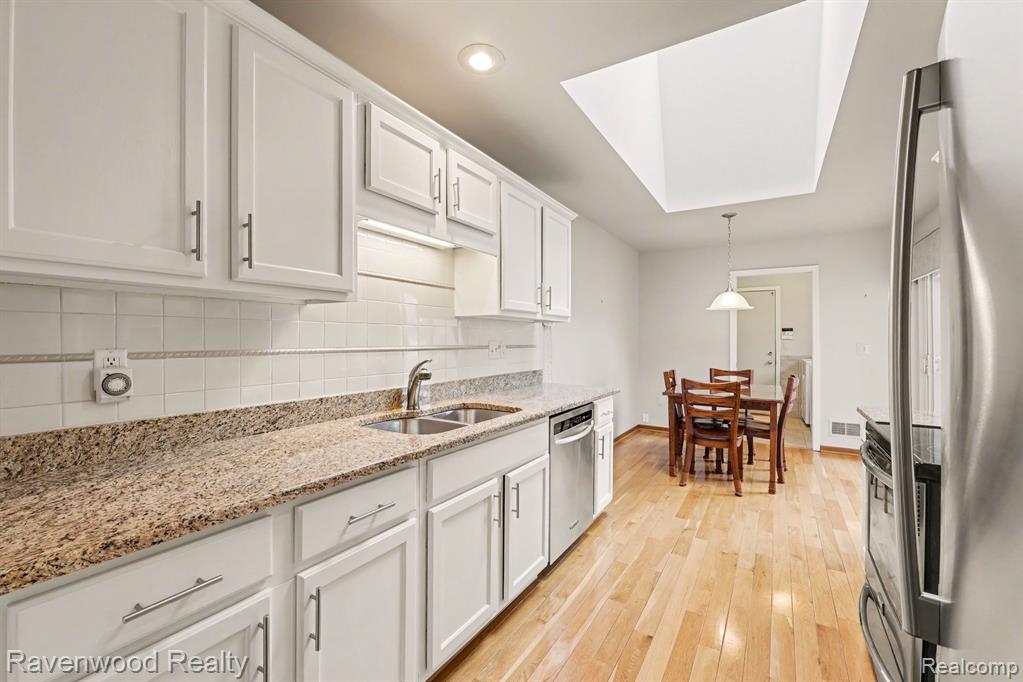 48588 Hudson Bay Court, 116, Shelby Twp, MI 48315 — Photo 18