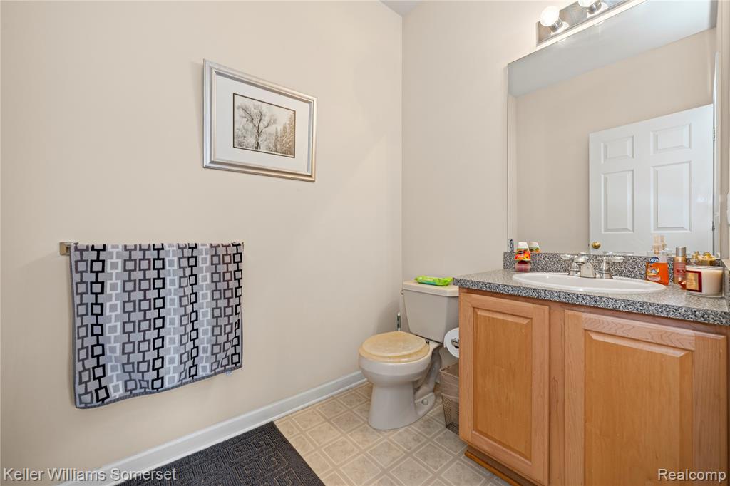 41659 Touchstone Drive, Sterling Heights, MI 48314 — Photo 22