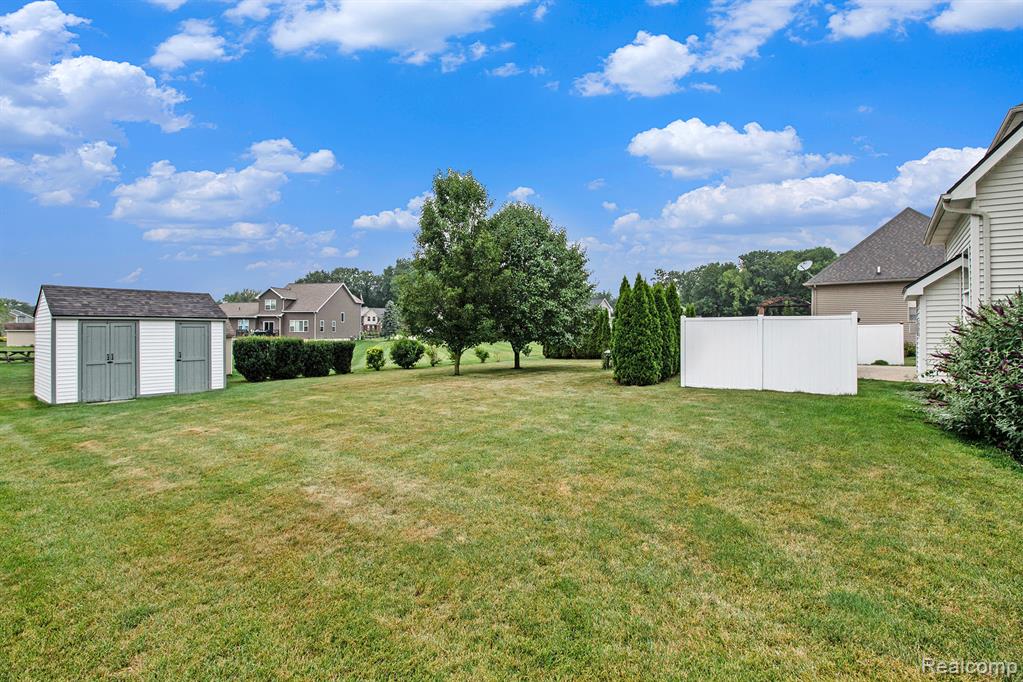 8342 Meadow Creek Drive, Goodrich Vlg, MI — Photo 22