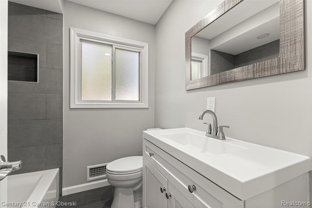 9064 Robindale, Redford, MI 48239 — Photo 15