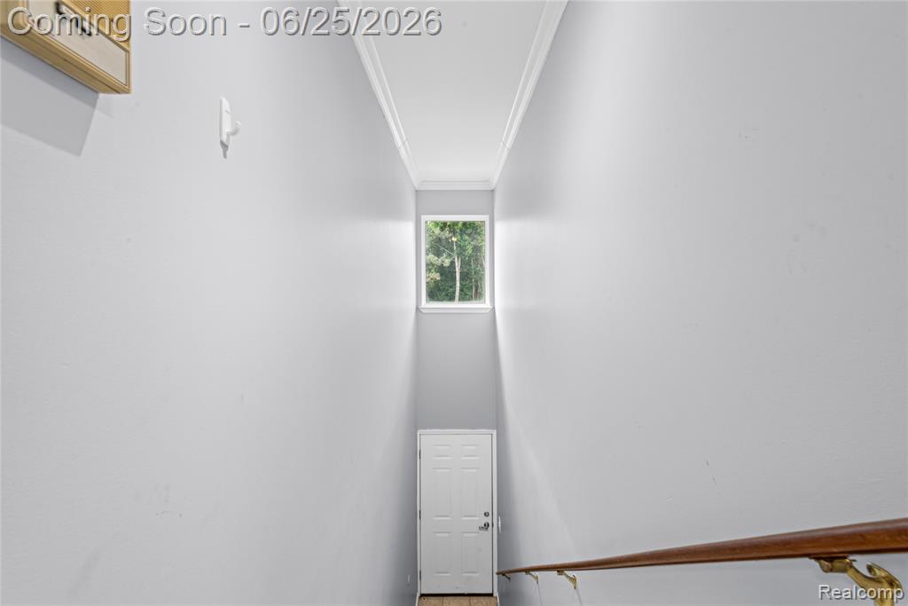 33693 Pondview Circle, Livonia, MI 48152 — Photo 5