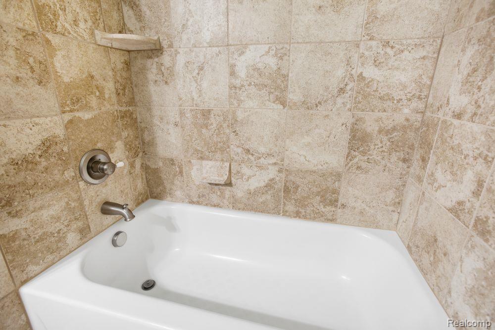 722 S Milford Road, Milford, MI 48381 — Photo 19