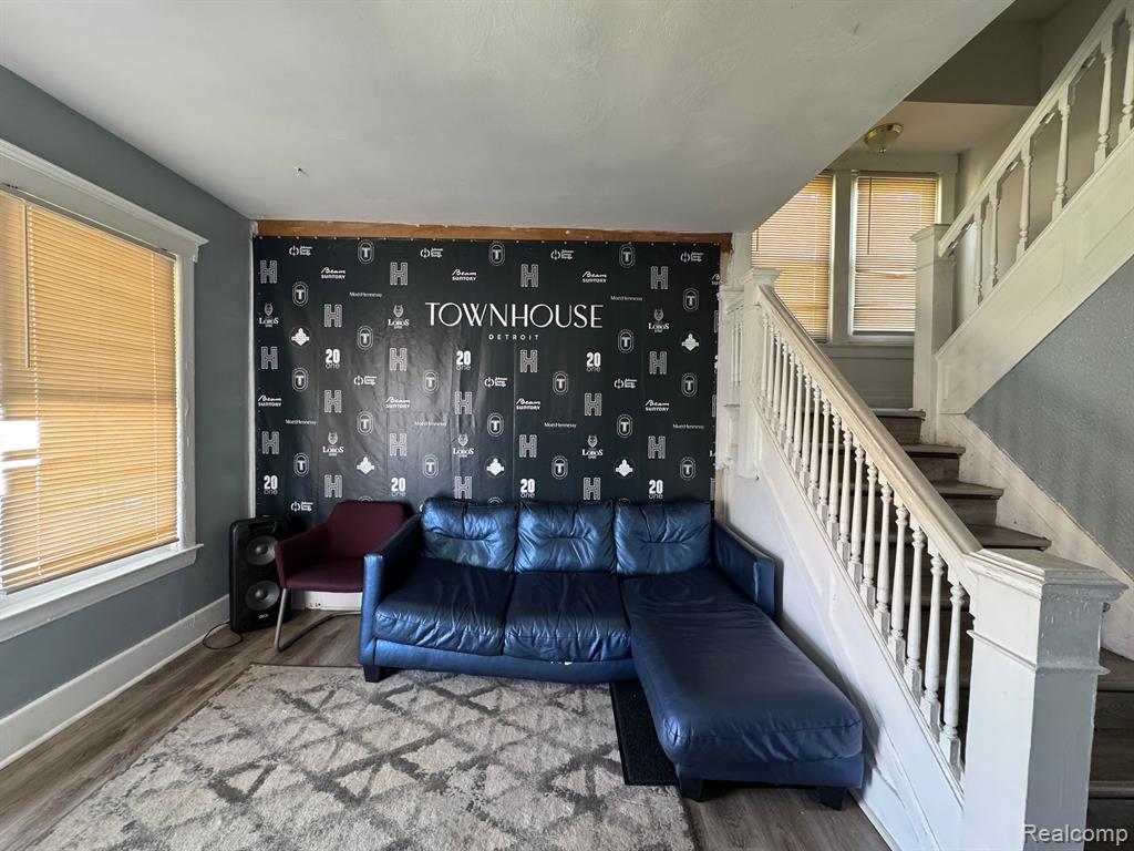 879 WEBB Street, Detroit, MI 48202 — Photo 6