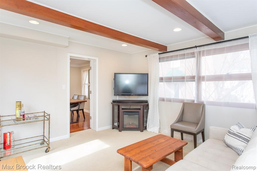 26434 Wyoming Road, Huntington Woods, MI — Photo 17