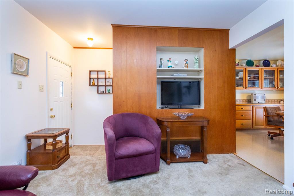 772 Robbinann Drive, Waterford, MI 48328 — Photo 8