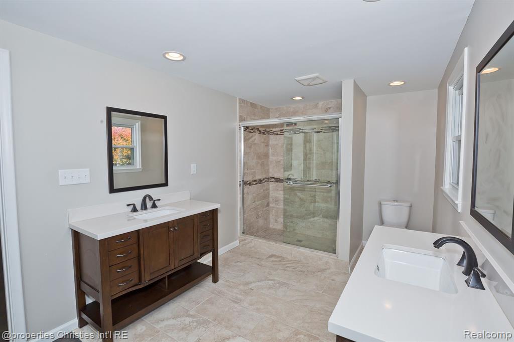 5582 NORTHCOTE, West Bloomfield, MI — Photo 45