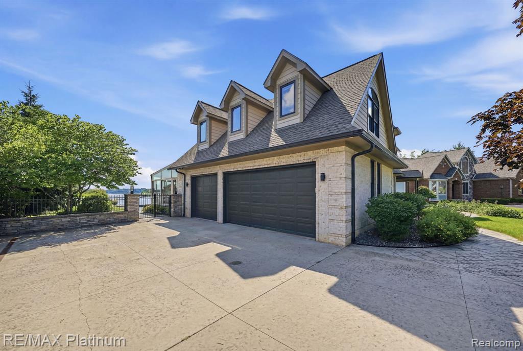 997 Thompson Shore Drive, Howell, MI 48843 — Photo 4