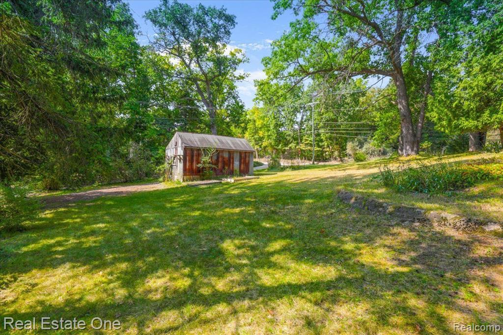 936 RIDGE Road, Lake Orion, MI 48362 — Photo 9