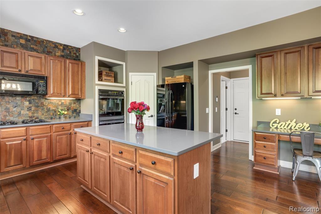 17590 White Pine Court, Northville, MI 48168 — Photo 20