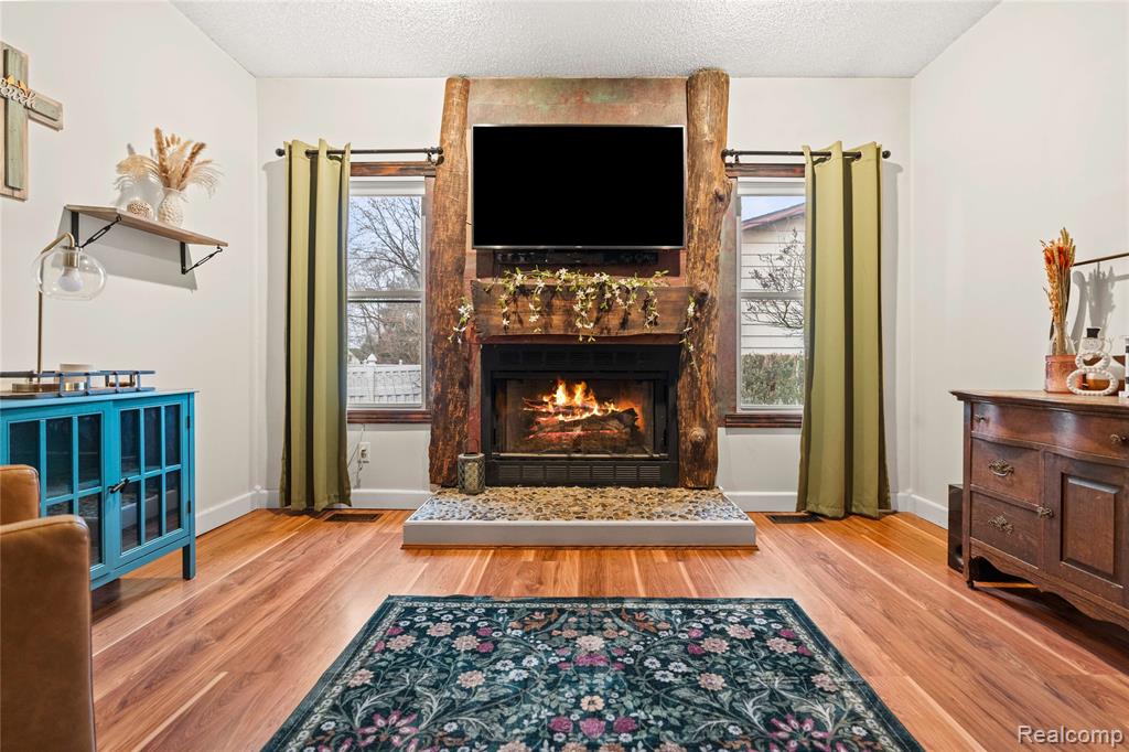 6076 E Carpenter Road, Flint, MI 48506 — Photo 16