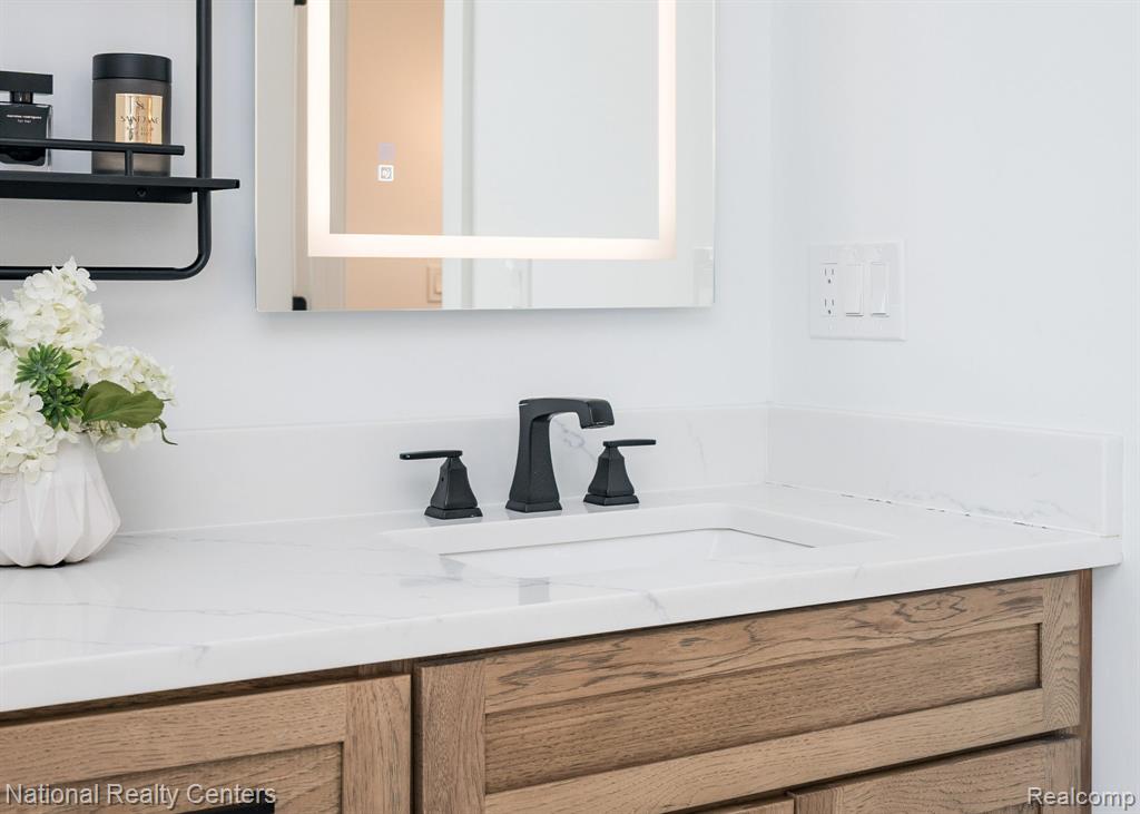 662 Adams Street, Plymouth, MI 48170 — Photo 38