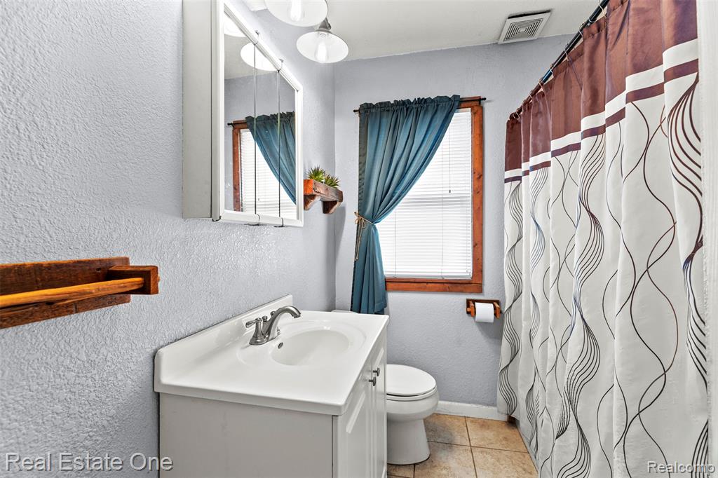 9140 Cloverlawn Street, Detroit, MI 48204 — Photo 10