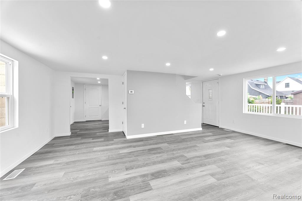 4354 S 5th Street, Luna Pier, MI 48157 — Photo 6