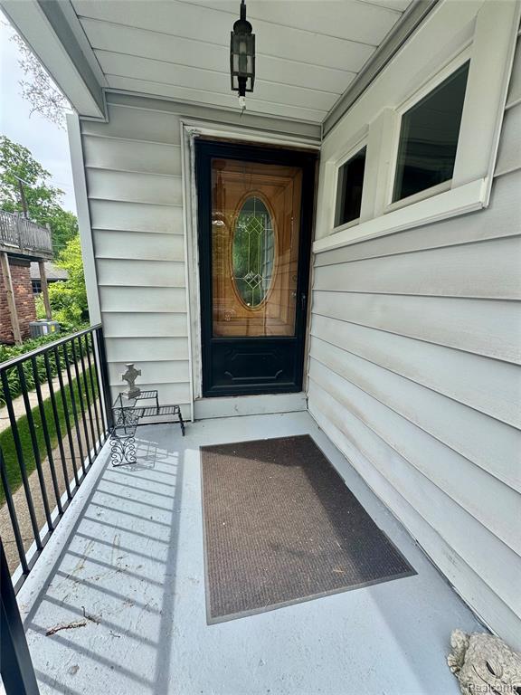 621 W Cambourne Street, Ferndale, MI 48220 — Photo 4