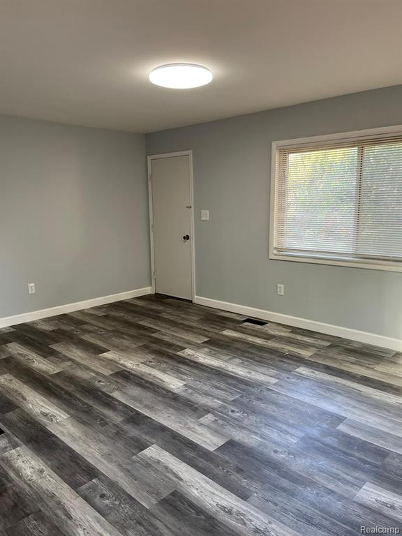7535 STANDARD, Center Line, MI 48015 — Photo 16
