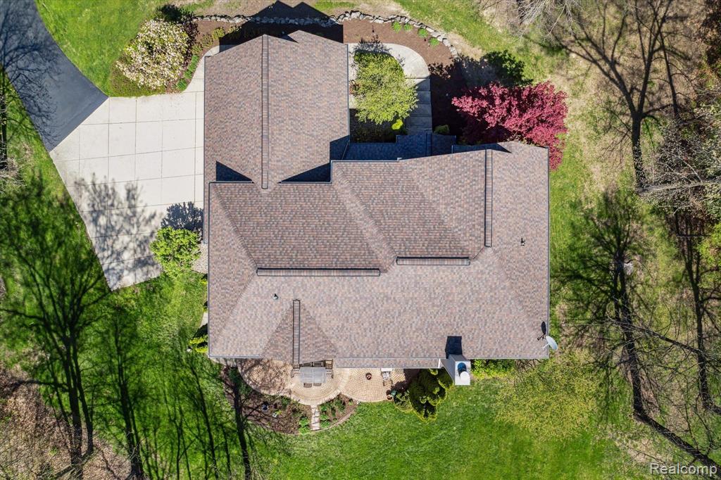 8504 Riverwalk Drive, Fenton, MI 48430 — Photo 70