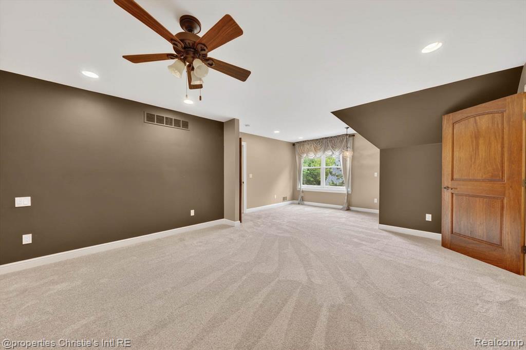 1330 Oxford Road, Beverly Hills, MI 48304 — Photo 34