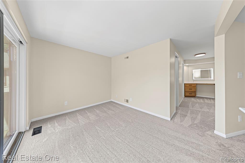 6027 Pebble Lane Court, West Bloomfield, MI — Photo 33