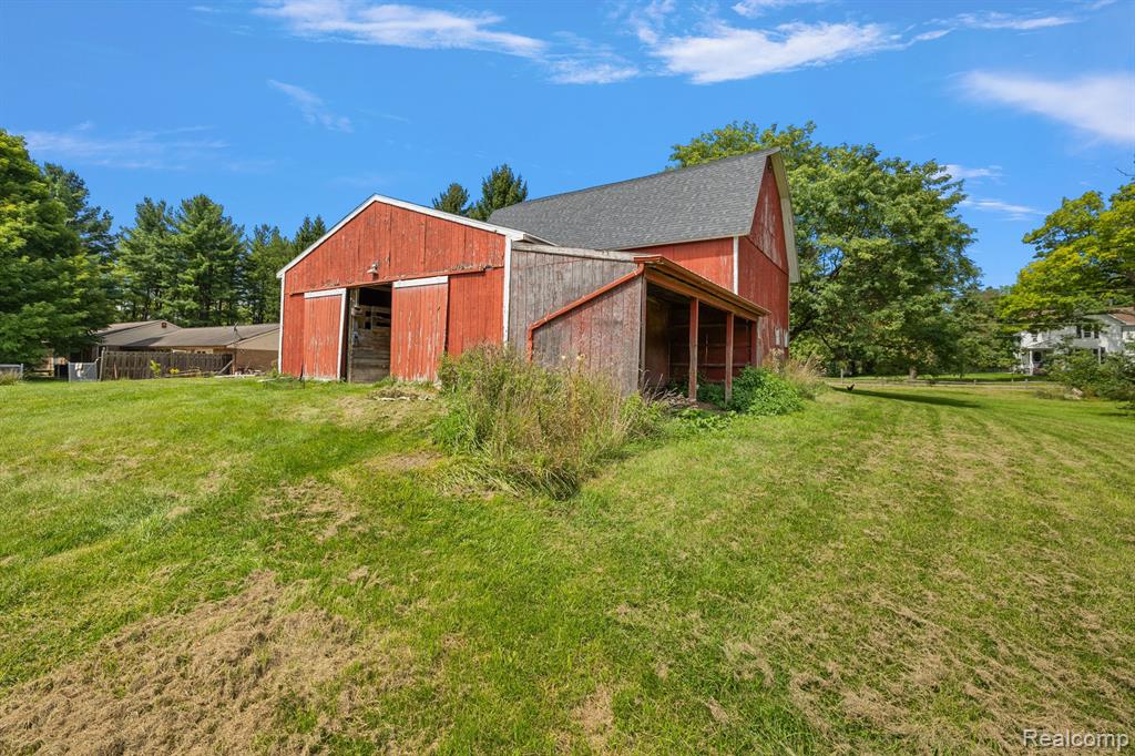6152 GOLF CLUB Road, Howell, MI 48843 — Photo 35
