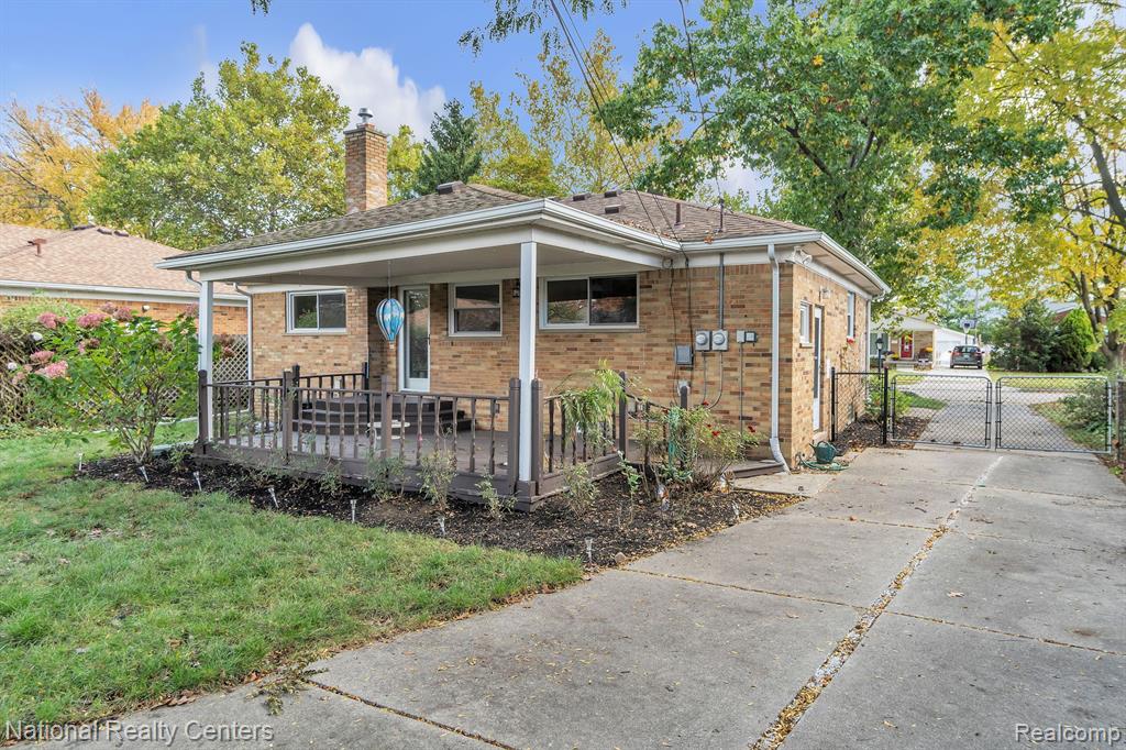 9001 E PERRIN Street, Livonia, MI 48150 — Photo 36