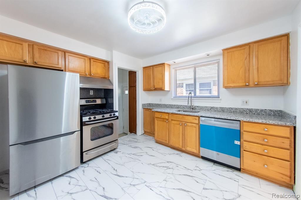 6873 Mayburn Street, Dearborn Heights, MI 48127 — Photo 13