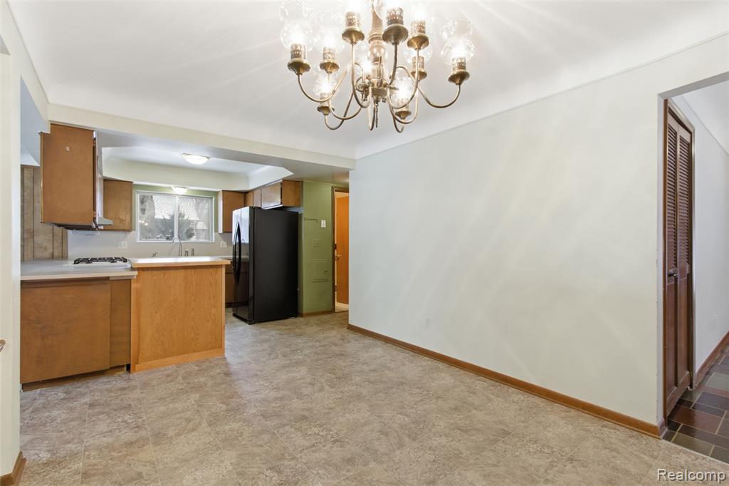 6525 Norton Drive, Troy, MI 48085 — Photo 9