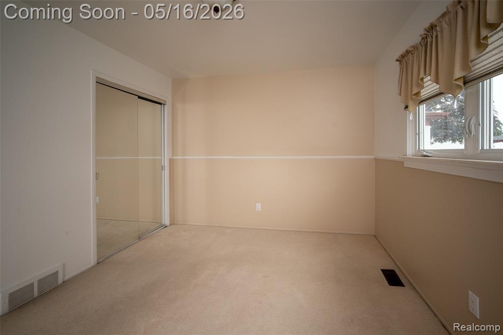 27188 Weddel Avenue, Brownstown, MI 48183 — Photo 17