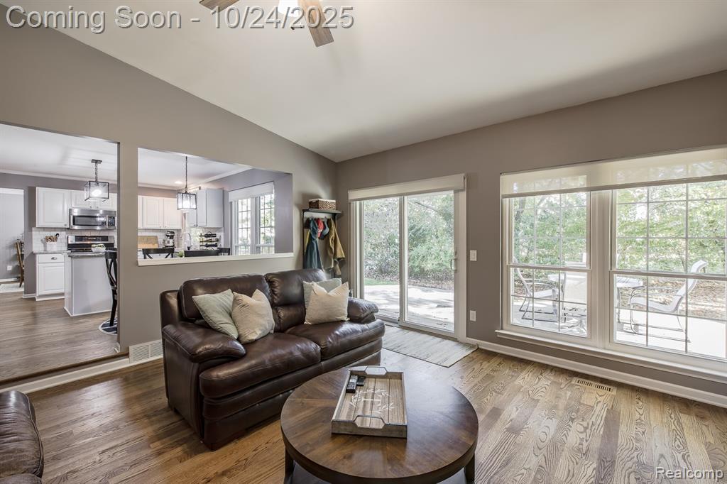 6244 Lake Waldon Court, Clarkston, MI — Photo 11