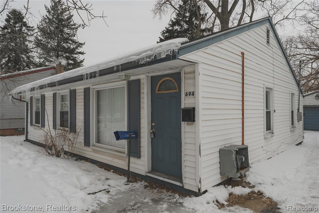 694 Emerson Avenue, Pontiac, MI 48340 — Photo 4